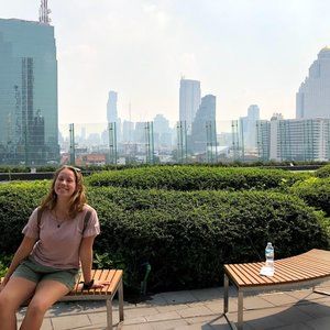 Comfy casual American Eagle crop t shirt